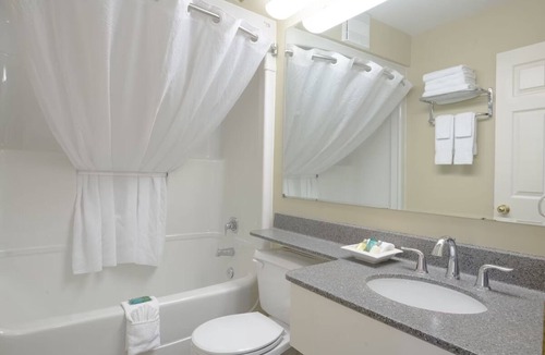 Sussex Hotel | 2 Units | Adventure-Friendly Stay w/Parking & Breakfast | Near National Park