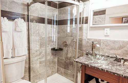 Shawnee On Delaware Hotel | 2 Units | Embrace Nature from a Modern, Historic Haven in Pocono Mountains