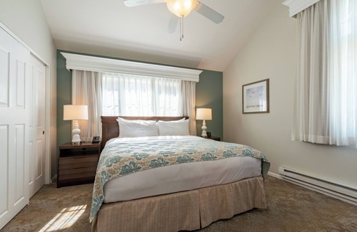 Del Mar Hotel | 2 Units | Full Kitchen | Balcony | Free Parking | Steps from Del Mar Beach