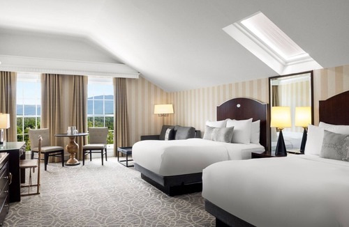 Manchester Hotel | 2 Units | Mountain Views, Golf Access & Spa Comfort in VT