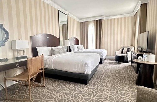 Manchester Hotel | 2 Units | Mountain Views, Golf Access & Spa Comfort in VT