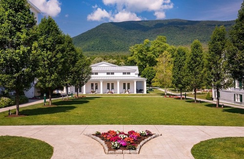 Manchester Hotel | 2 Units | Mountain Views, Golf Access & Spa Comfort in VT