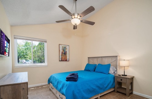 Southpoint House | 2 units of a Quadplex