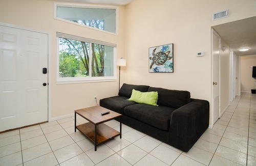 Southpoint House | 2 units of a Quadplex
