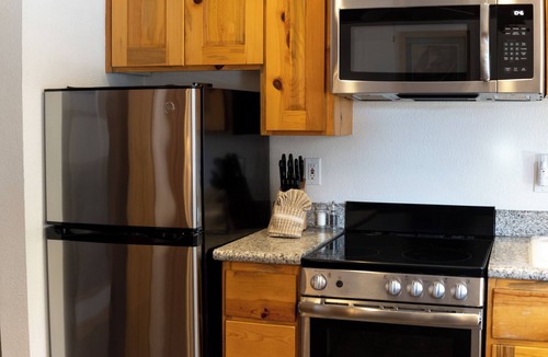 Tahoya Shores Hotel | 2 Units Studio | Tahoe Vista Views | Free Parking