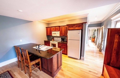 Shawnee On Delaware Hotel | 2 Units | Unwind in a Peaceful Haven | Explore the Beauty of the Poconos