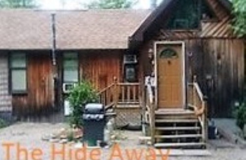 Lake Erie Beach Cottage | #2-v The HideAway "Happy Summer 2024"