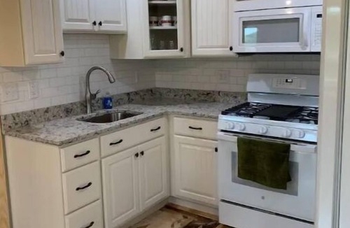 Beaver Dams House | 2 Valley View Family Farm Apartment