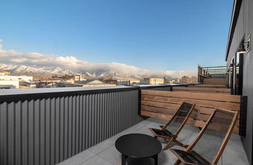 People's Freeway Hotel | 2 Wasatch Room at evo Hotel, Free Parking & Dog-friendly!