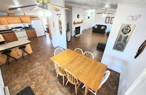 Buchanan Dam House | 2 Waterfront Houses, Gated, Kayaks, Water Pad, Ping Pong Table, Fishing Pier
