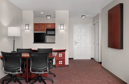 East Roseville Parkway House | 2 Welcoming Suites Near Roseville Golfland Sunsplash, Perfect for Families!