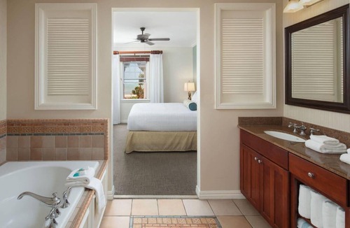 Key West Resort | 2 Windward Point Beachfront Resort, Hot Tub, Pool!