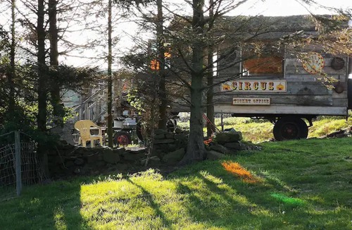 Scarborough Cabin | 2 x Double Bed, Glamping Wagon in Dalby Forest