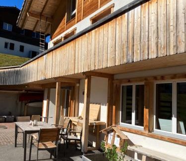 Adelboden Apartment | 2-Zimmer Ferienwohnung,Parterre,Sitzplatz,Garage