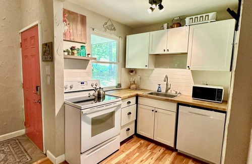 Steelville Cabin | 20 Acre Cabin Near River - Perfect Float Trip Stay - Sleeps up to 7