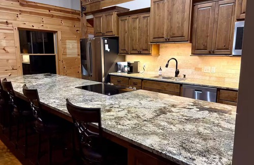 Stillwater House | 20-Acre Elegant Rustic Retreat, Minutes from OSU