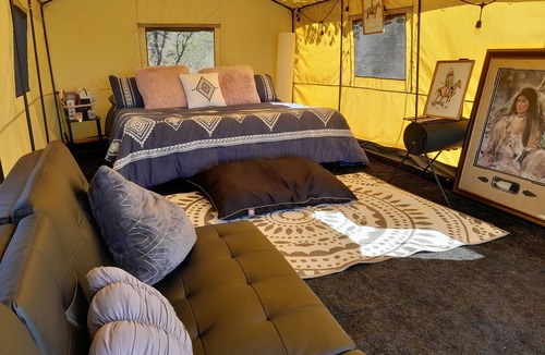 Mokelumne Hill RV Rental | 20 acre luxury glamping grounds