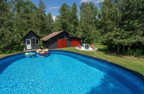 Cookstown Ski Chalet | 20-Acre Resort-Hot Tub, Sauna, Pool, Firepit