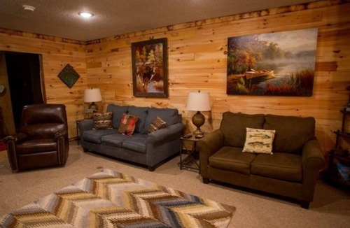 Brinkley Cabin | 20 Bed Ranch-Style Lodge on Private Land