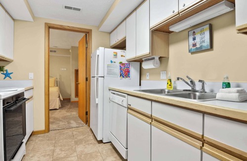 Elk Rapids Condo | #20 ELK RAPIDS BEACH CONDOMINIUM