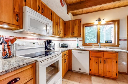 Intervale House | 20 Fox Run