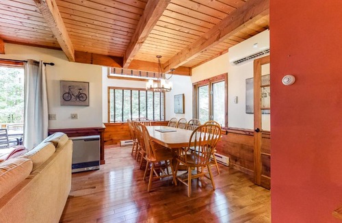 Intervale House | 20 Fox Run