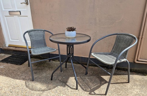 Exeter Apartment | 20 - Hideaway Studio Apartment