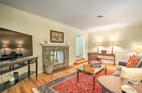 Wayne House | 20 Mi to Philly Inviting Home with Yard in Wayne!