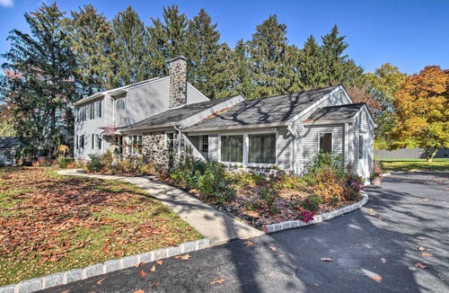 Wayne House | 20 Mi to Philly: Inviting Home w/Yard in Wayne!