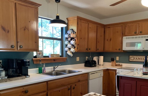 Floresville House | 20 Min to Riverwalk! 3 Homes w/ lots of space, Fire pit, Rec Room, big deck