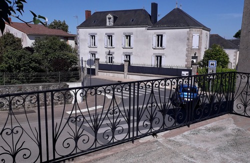 Montournais Cottage | 20 mins from PUY du FOU, close to MARAIS POITEVIN and 1 hour from the ATLANTIC
