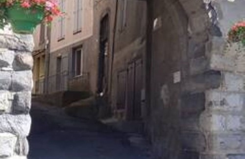 Seyne Apartment | 20 minutes from Serre Ponçon, ideal for summer walks or winter skiing.