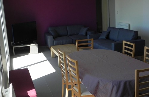 Cerizay Apartment | 20 minutes from the Puy du Fou! Comfortable apartment, ideal for families/friends/professionals