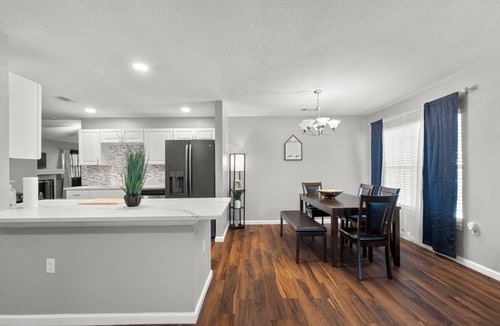 North San Antonio - SAT House | 20 minutes to down town secluded home with grill