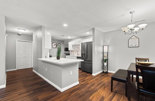 North San Antonio - SAT House | 20 minutes to down town secluded home with grill