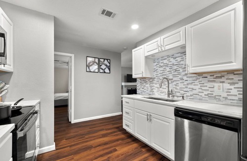 North San Antonio - SAT House | 20 minutes to down town secluded home with grill
