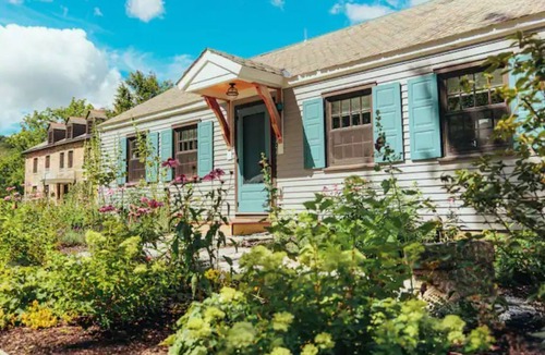 New Lebanon Cottage | 20 minutes to Jiminy Peak and Bousquet Mountain