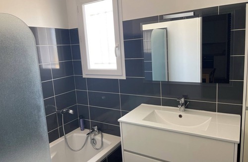 Aimargues Apartment | 20 mn from Nimes, the sea and Montpellier All shops within 500 m