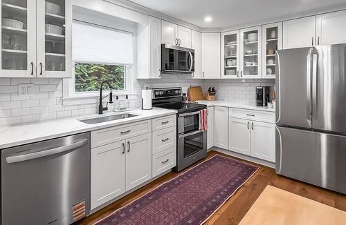 Milford Condo | 20% new property Sale - Family-Friendly Gem Walk to Town & Train Fully Renovated Victorian