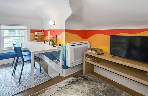 Milford Condo | 20% new property Sale - Family-Friendly Gem Walk to Town & Train Fully Renovated Victorian