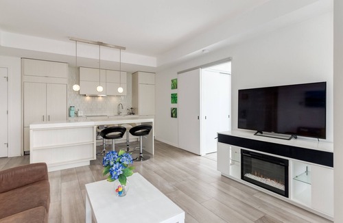 Downtown Calgary Condo | 20% Off downtown 2BDR/2BTH/amazing city view