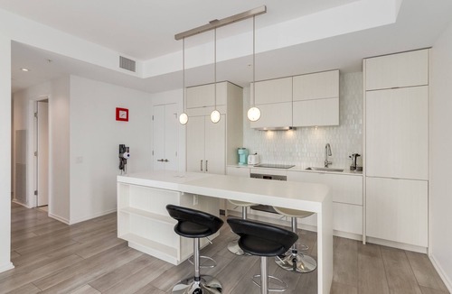 Downtown Calgary Condo | 20% Off downtown 2BDR/2BTH/amazing city view