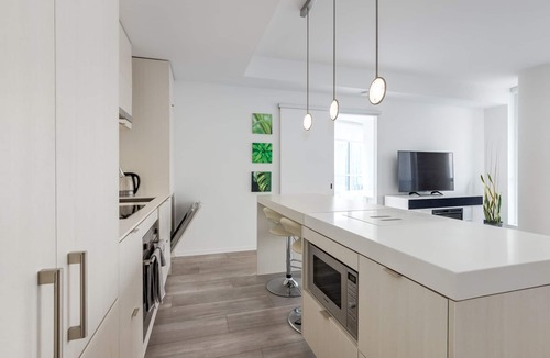 Downtown Calgary Condo | 20% Off downtown 2BDR/2BTH/amazing city view