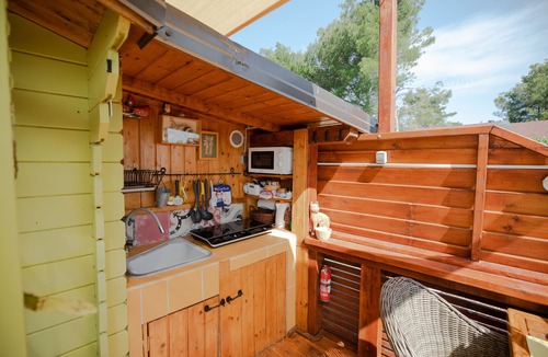 Rogac House | !20%OFF in May!/Tree House for couples with a terrace near the ocean