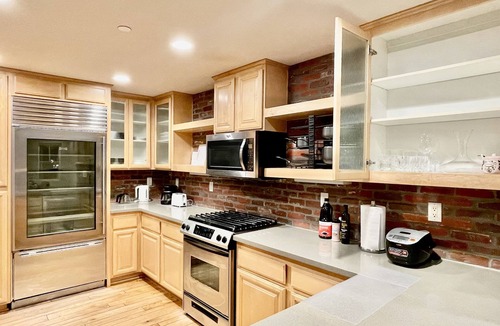 Chino Condo | 20% OFF/Luxury Stay w/Pool, Jacuzzi & PS5