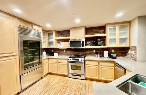 Chino Condo | 20% OFF/Luxury Stay w/Pool, Jacuzzi & PS5