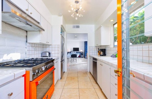 Uptown Design District Apartment | 20% Off May 14-17! Amazing Reviews W/Pool, Hot Tub