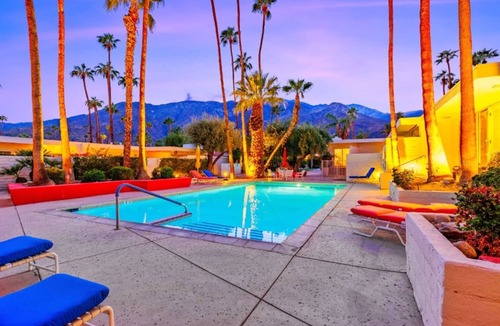 Uptown Design District Apartment | 20% Off May 14-17! Amazing Reviews W/Pool, Hot Tub
