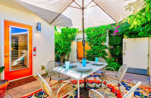 Uptown Design District Apartment | 20% Off May 14-17! Amazing Reviews W/Pool, Hot Tub