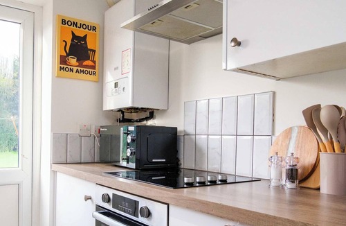 Bilston House | 20%OFF - Modern 3BR Contractor Stay - Parking
